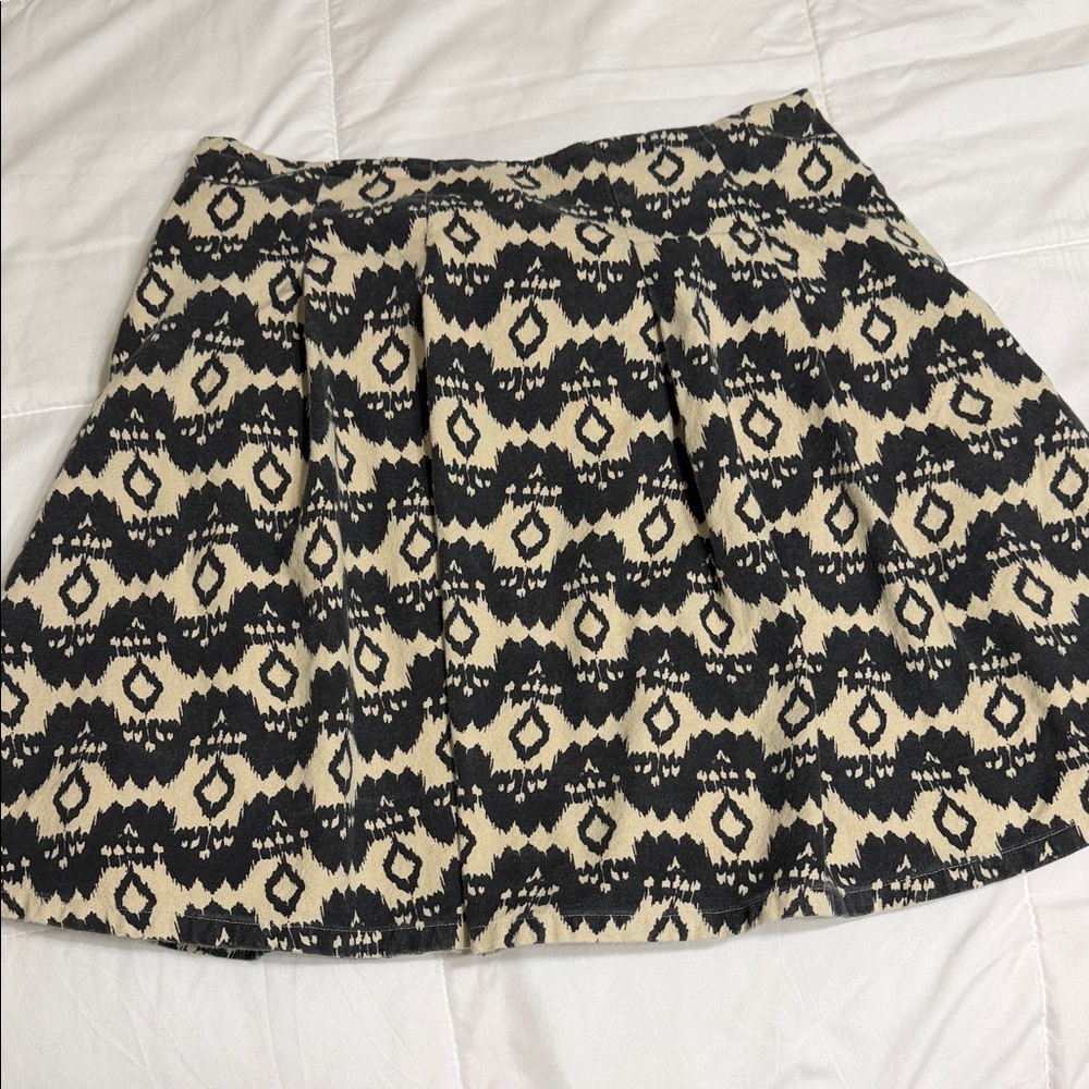 Liz Claiborne Black and Cream Geometric A-Line Skirt